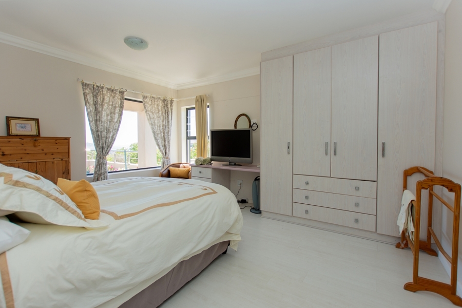 5 Bedroom Property for Sale in Myburgh Park Western Cape